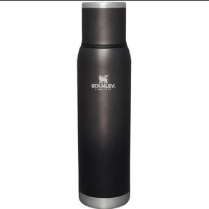 Stanley 44oz adventure to-go bottle - charcoal glow